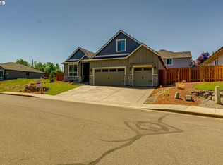 114 W 16th St, La Center, WA
