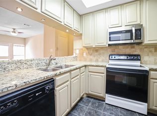 806 W 24th St APT 220, Austin, TX 78705