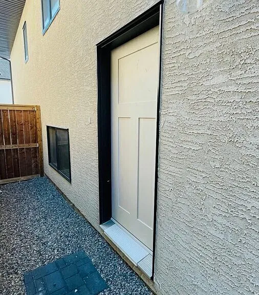 224 Hamm Cres #B — Photo 1