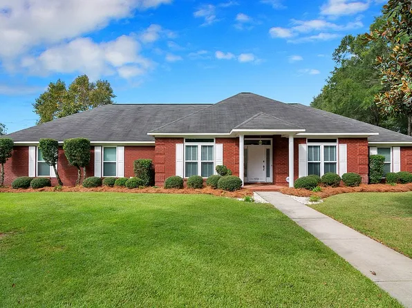 2733 Woodcliff Dr, Enterprise, AL 36330