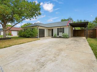 7028 Shadow Bend Dr, Fort Worth, TX 76137