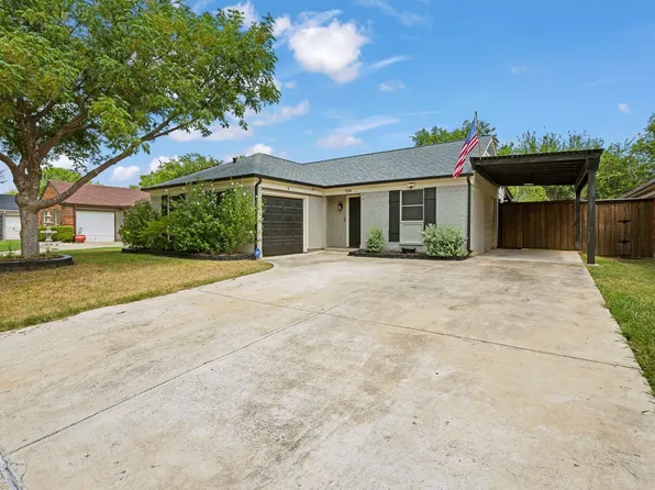 7028 Shadow Bend Dr, Fort Worth, TX 76137