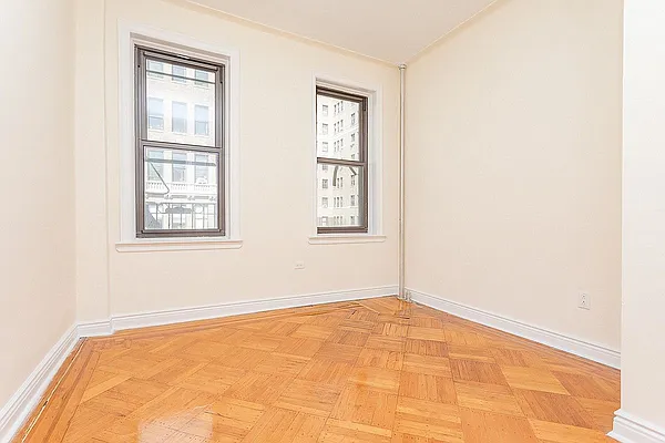 Rented by EXR | media 13