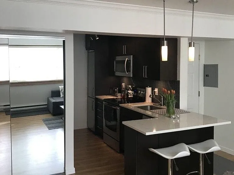 1940 Barclay St #212 — Photo 3