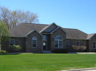 6325 S Delcy Dr, Rochelle, IL 61068