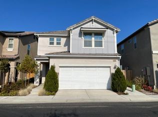 1322 E Via Dorata Way, Fresno, CA