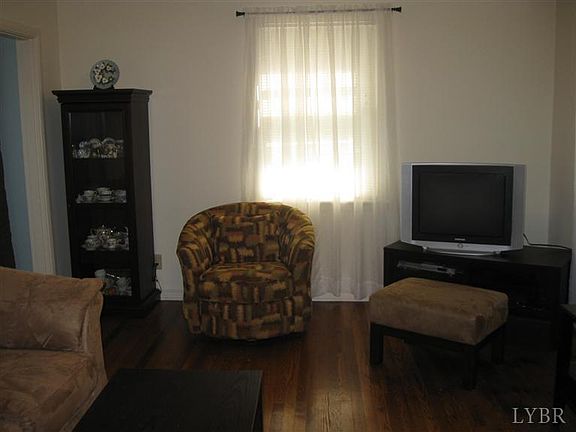 2nd image of 4909 Myrtle St