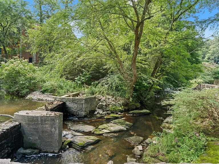 25312 Plantation Dr NE — Photo 37