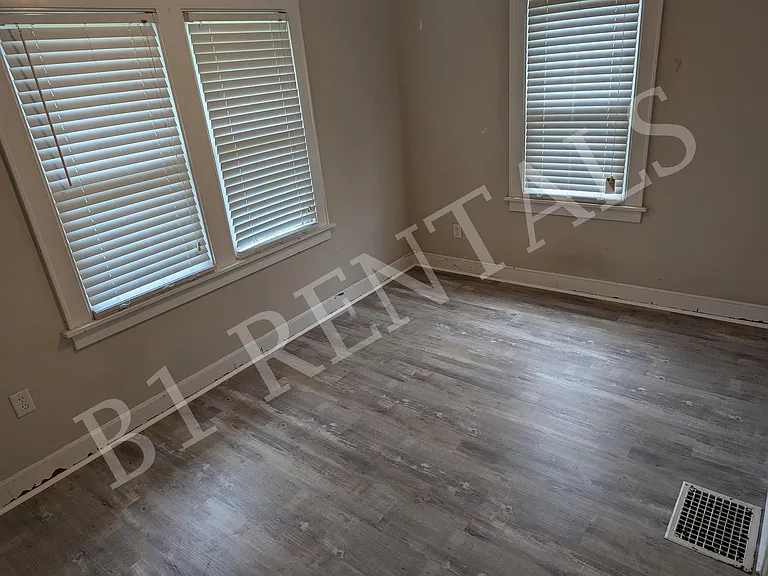1317 Hutchins Ave — Photo 4