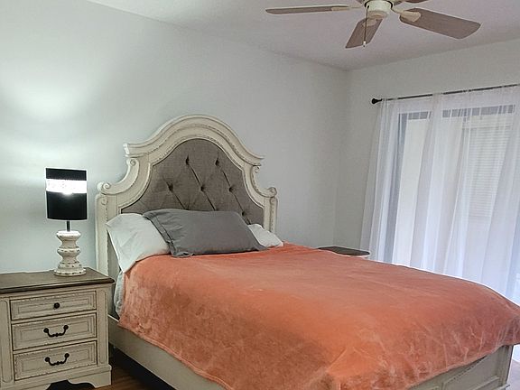 5th image of 12524 Shoreline Dr APT 402