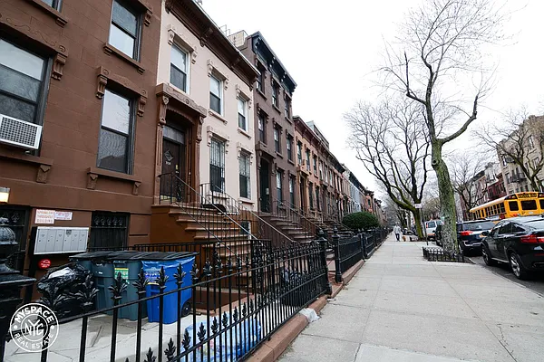 Rented by MySpaceNYC | media 20