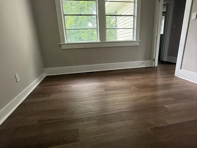 1645 Woodland Ave SW — Photo 7