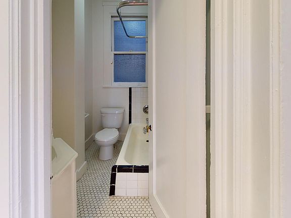 3rd image of 1408 California St #302