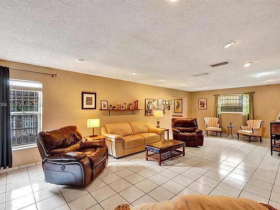 3rd image of 6501 SW 30th St