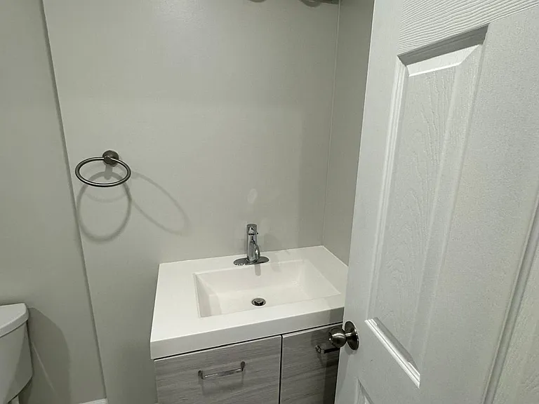 6 Pickett St #BASEMENT — Photo 9