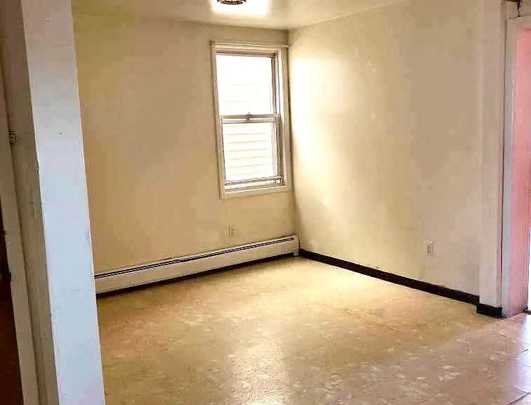 717 12th St #2 — Photo 5