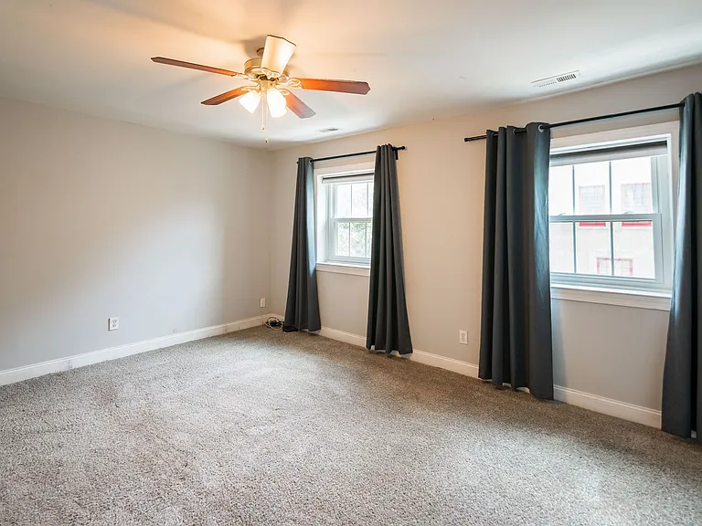 535 Spruce St — Photo 17