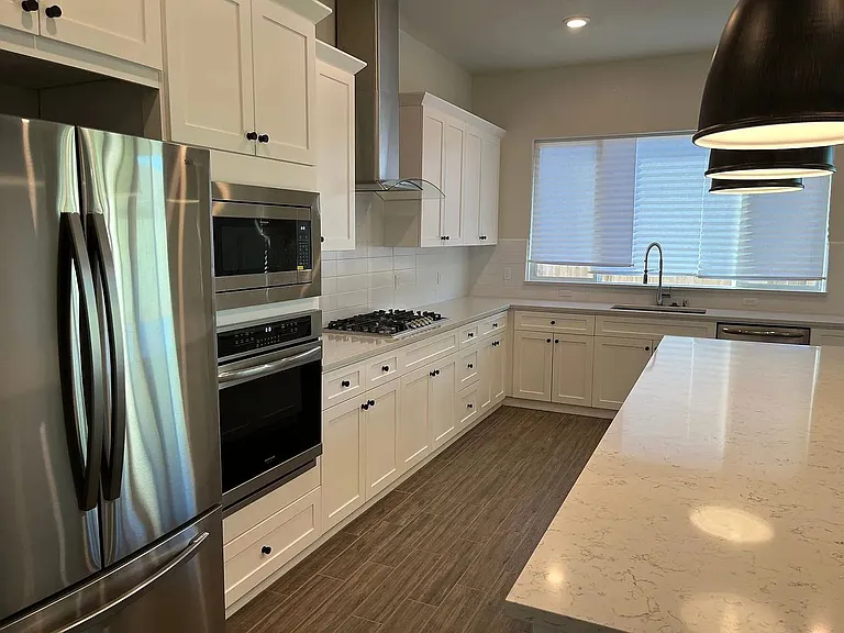 2418 Bastidas Dr — Photo 11