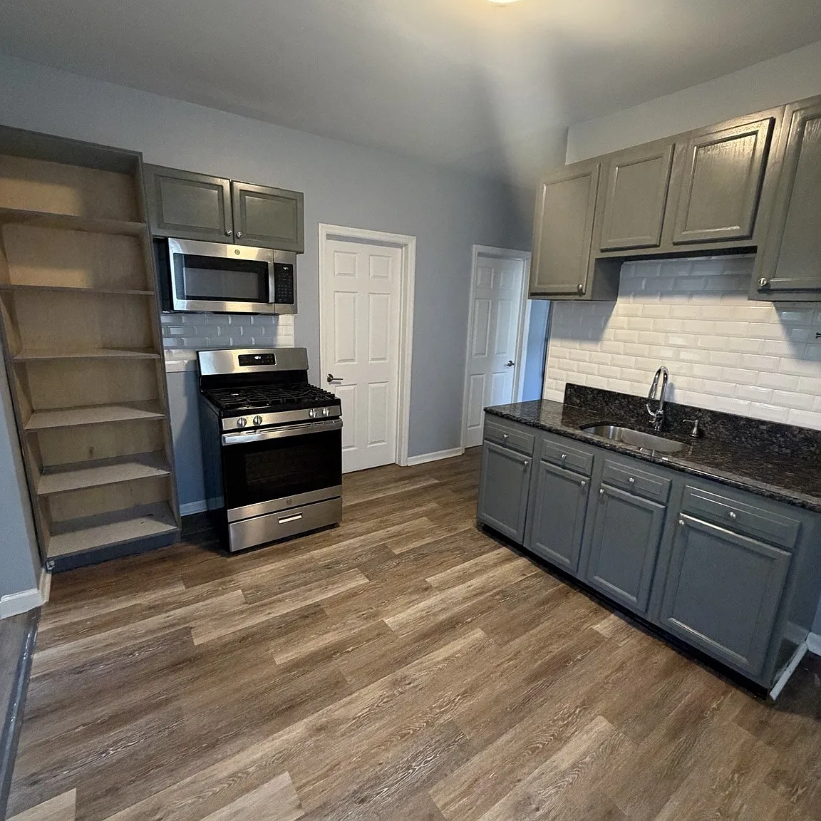 2 bed, 1.0 bath, 1672 sqft, $2,350 — Photo 4