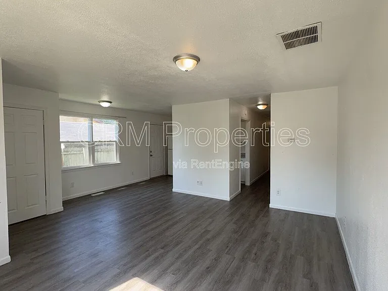 1411 N Courtland Ave — Photo 3