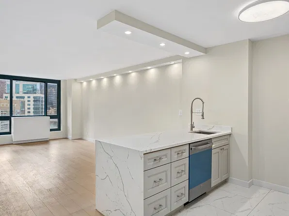 1 Irving Pl APT P8c, New York, NY 10003