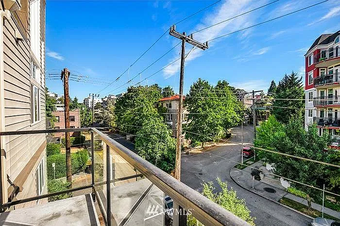 231 Belmont Ave E #401 — Photo 15