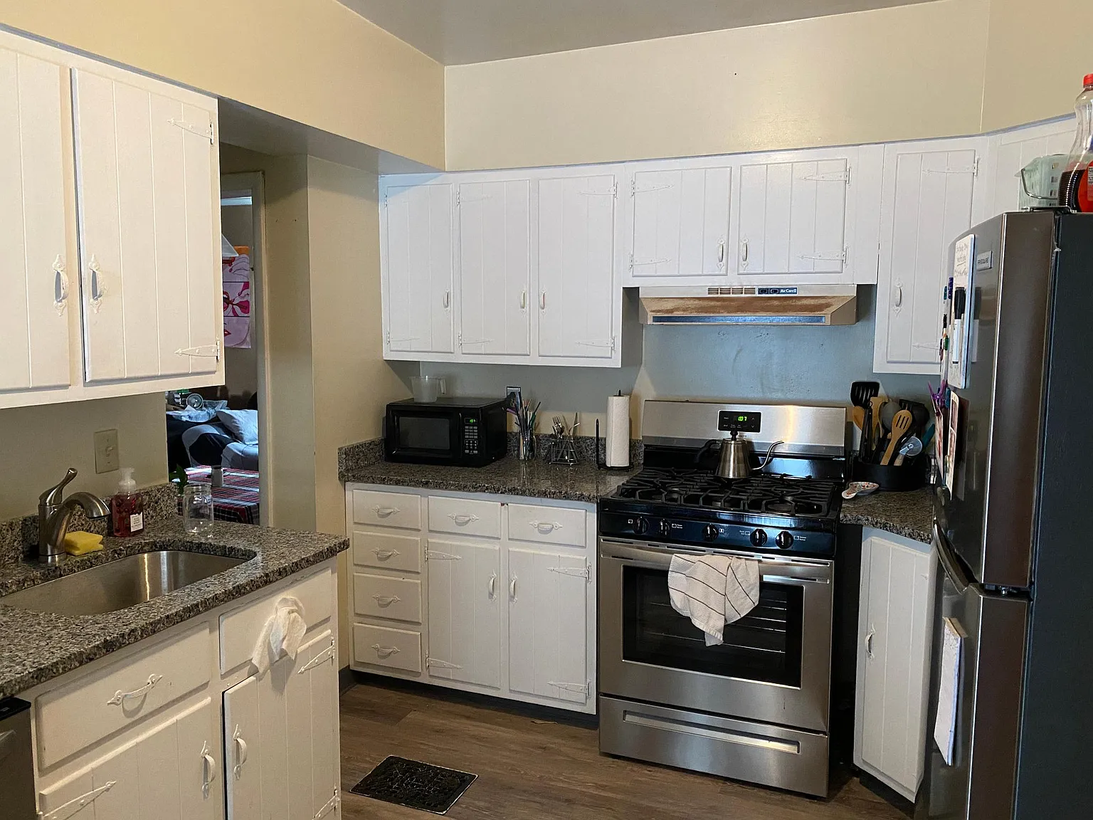 5 bed, 1950 sqft, $3,750 — Photo 1