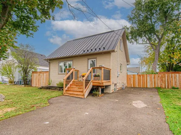 93 Alexander Dr, Brantford, ON N3T 5C6