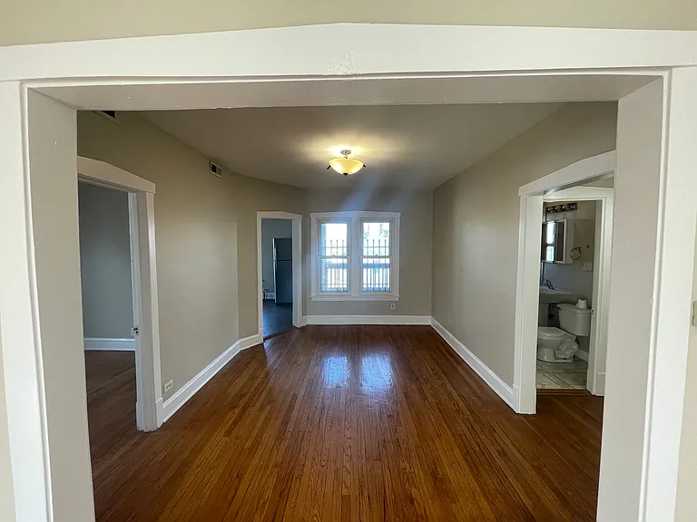2-1311 N Keeler Ave #2 — Photo 3