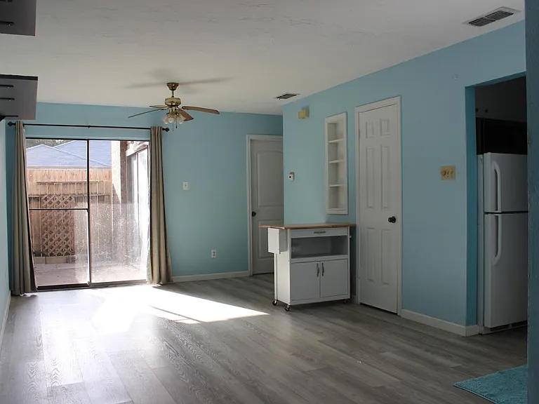 Vinyl flooring