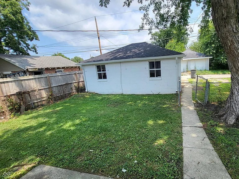 1527 N Chester Ave — Photo 17