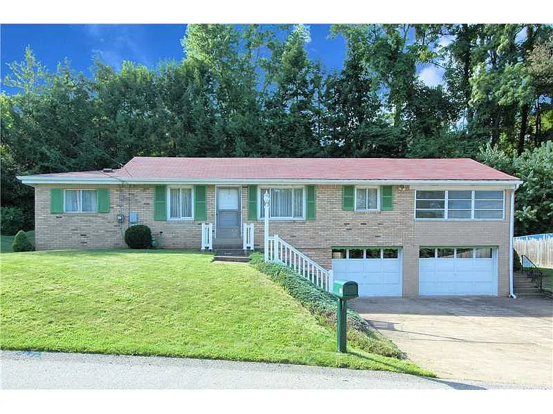 305 Sandy Dr photo 1