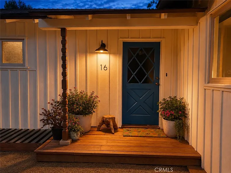 16 Cinnamon Ln — Photo 2