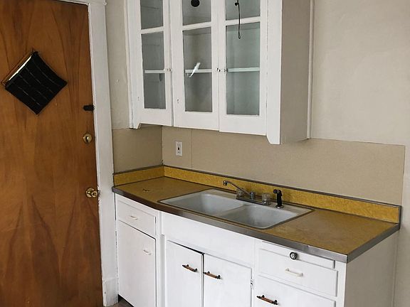 2nd image of 15346 Yorick Ave #3