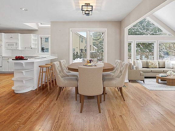 5th image of 9333 Park Ln