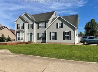 5011 Rosecrest Dr, Hurricane, WV 25526