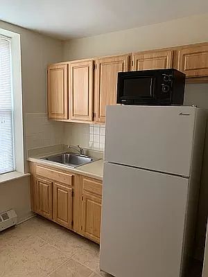 3rd image of 1100 Elder Ave #3G