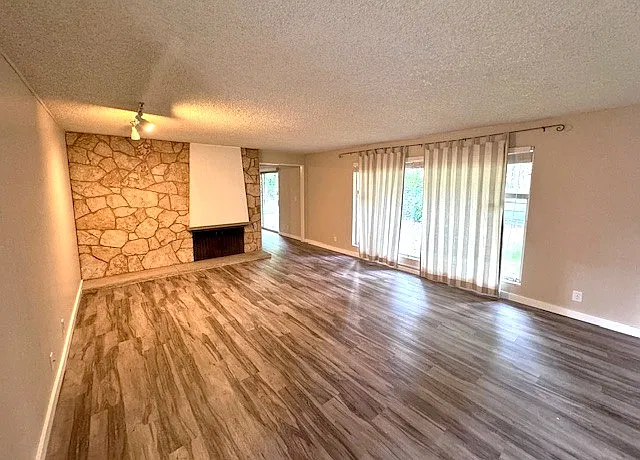 5629 89th Ave SE Mercer Island WA 98040 LCG - 1 — Photo 2