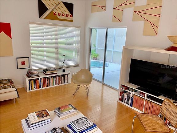 3rd image of 5201 Highbury Cir