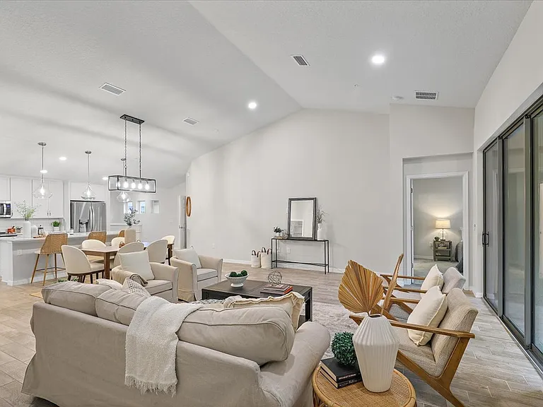 347 Orchard Pass Ave — Photo 2