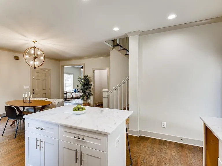 Almont Dr SW — Photo 10