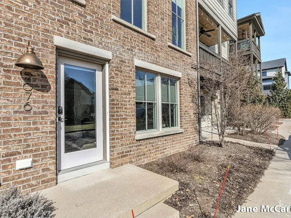 2076 Celadon Dr NE #93, Grand Rapids, MI 49525