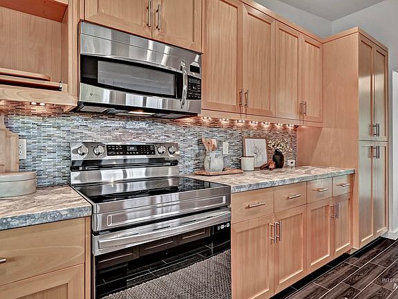 4th image of 6226 W Edgewater Dr