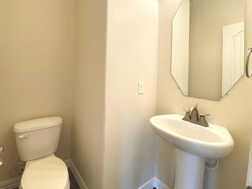 2nd image of 24620 Lakecrest Bend Dr