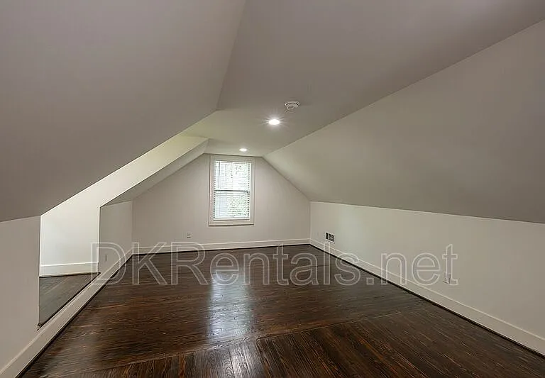 737 Helen St NW — Photo 25