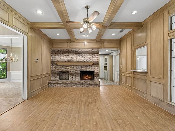 2nd image of 2212 Lorraine Dr