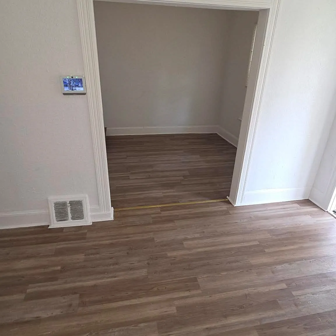 25 E Pearl St - HSE — Photo 3