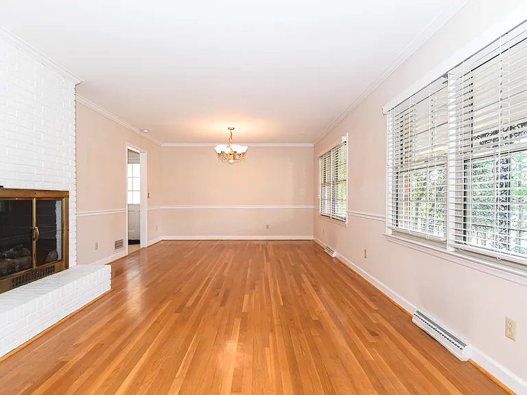 1804 Strathmore Dr — Photo 6