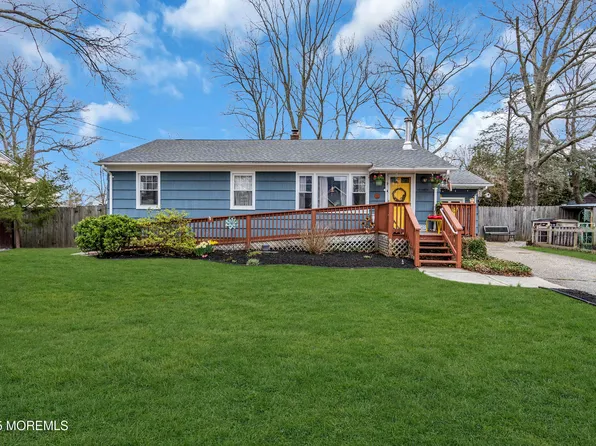 17 Glenwood Drive, Bayville, NJ 08721
