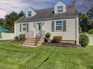 55 Woodside Ave, Hightstown, NJ 08520